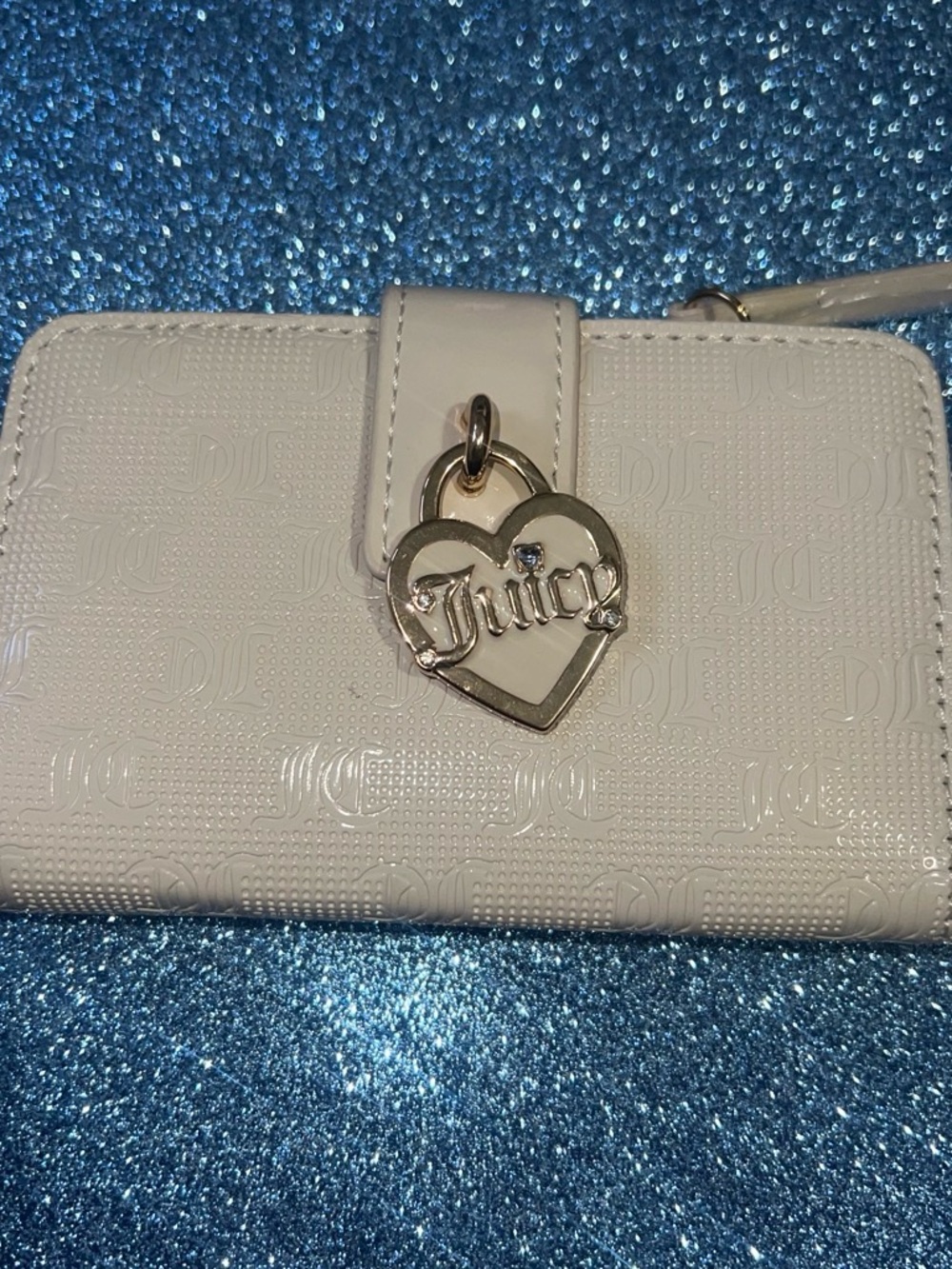 Juicy Couture White Wallet with Gold Heart Charm